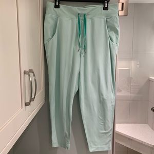 Lululemon Free Fall cropped pants